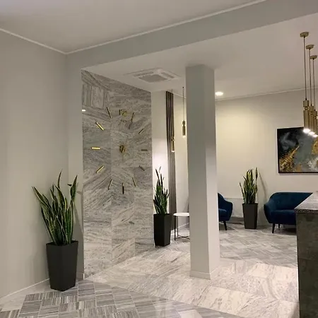 видовая в аркадии с балконом Apartman *