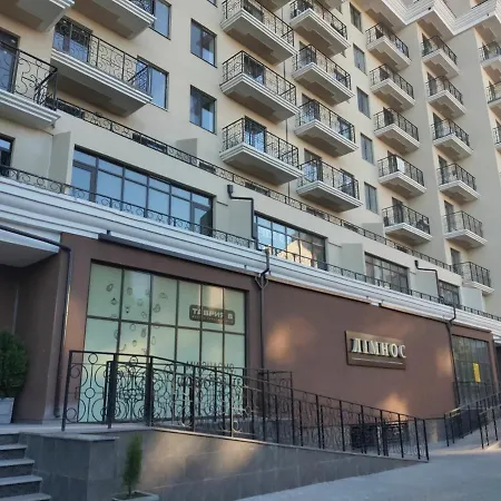 видовая в аркадии с балконом