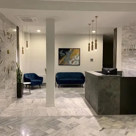 видовая в аркадии с балконом Apartman