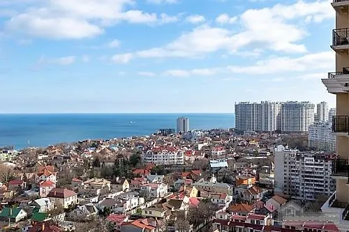 видовая в аркадии с балконом