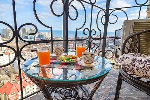 видовая в аркадии с балконом Apartment