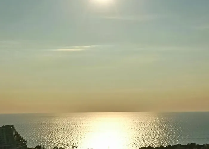 видовая в аркадии с балконом